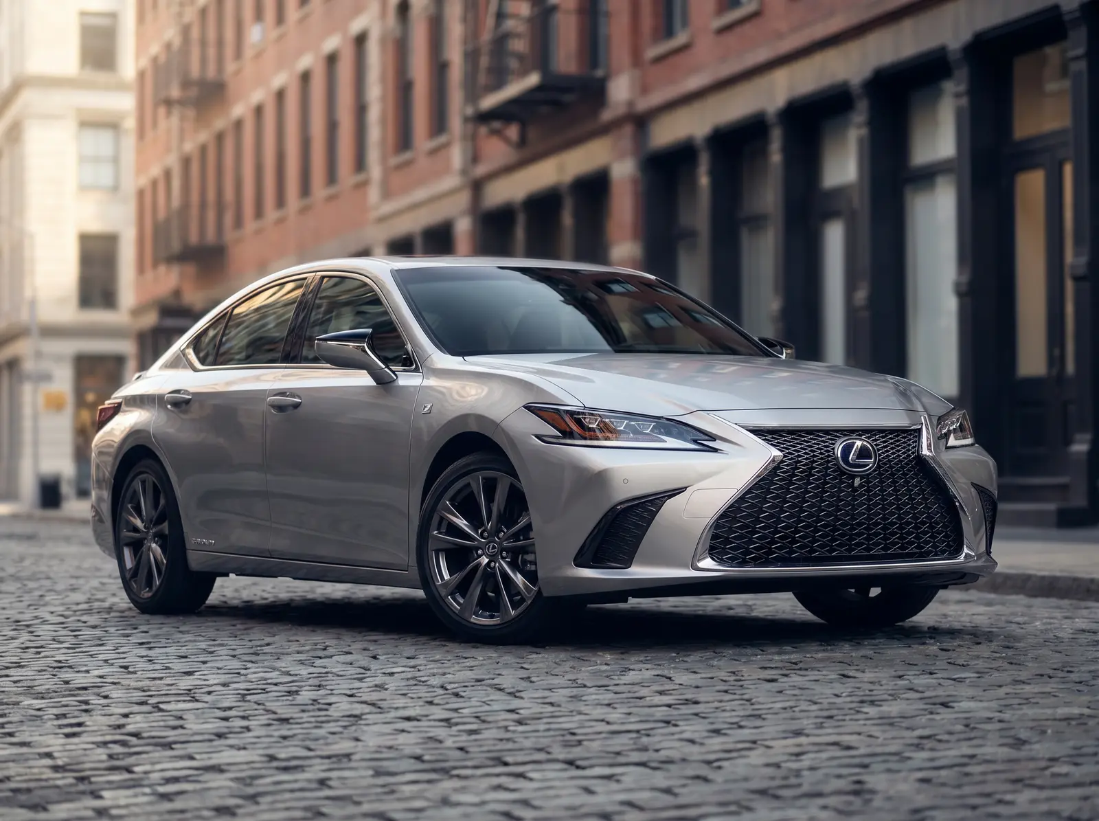 Lexus ES300h F Sport